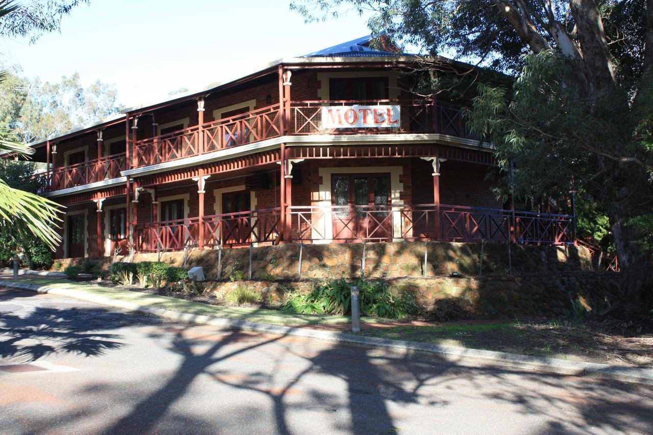 Heritage Country Motel Perth Extérieur photo