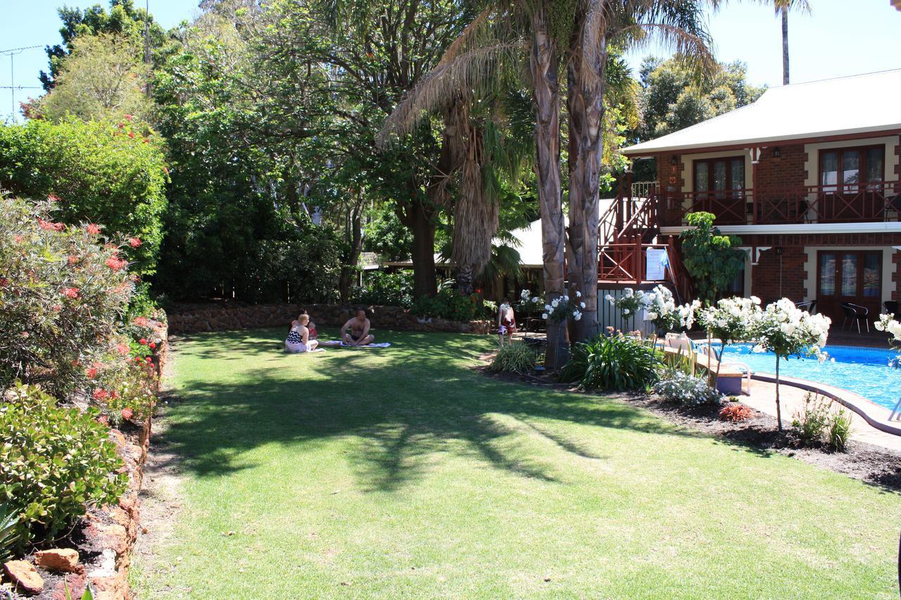 Heritage Country Motel Perth Extérieur photo