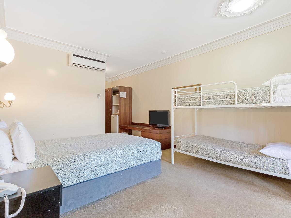 Heritage Country Motel Perth Extérieur photo