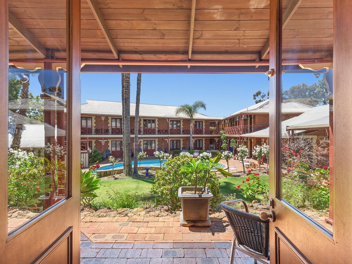 Heritage Country Motel Perth Extérieur photo