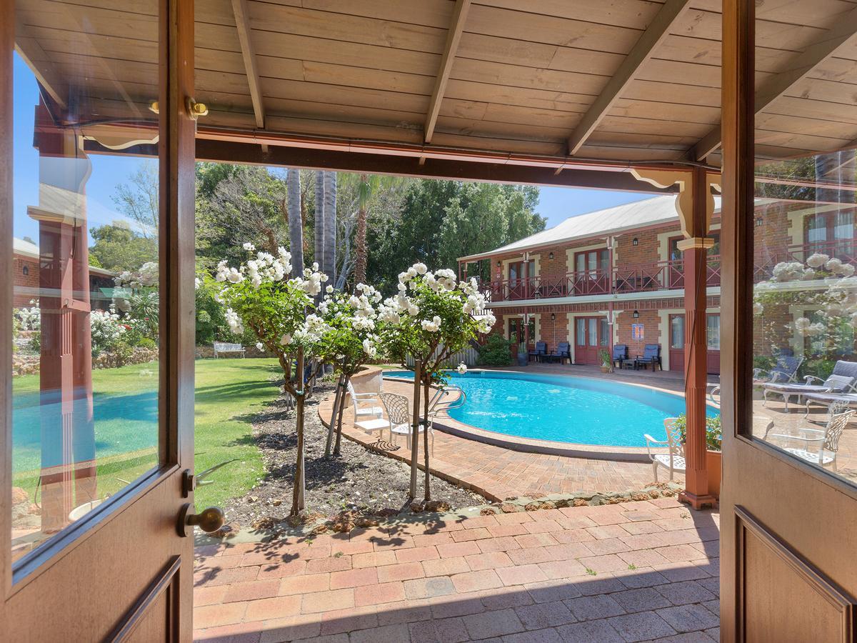 Heritage Country Motel Perth Extérieur photo
