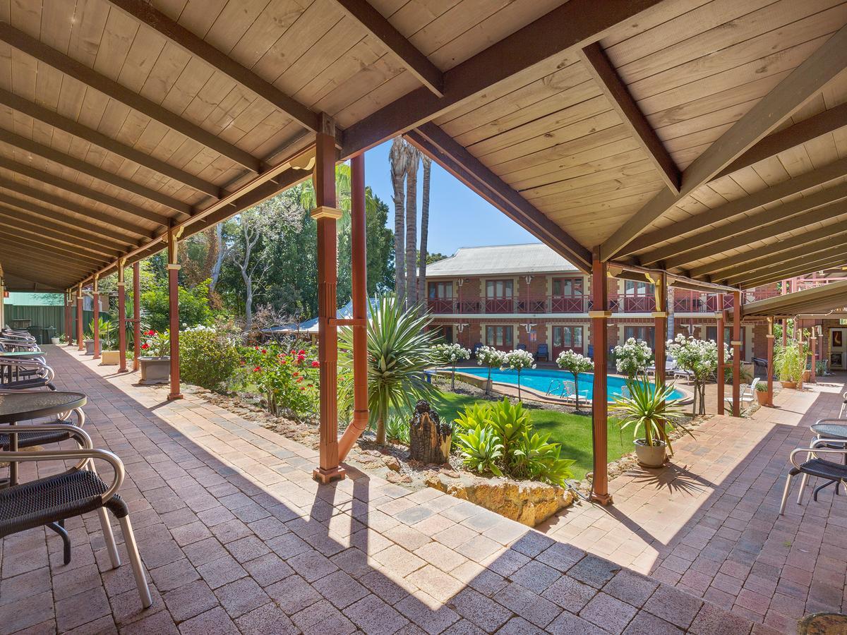 Heritage Country Motel Perth Extérieur photo